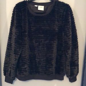NWOT cozy and modern black crew neck